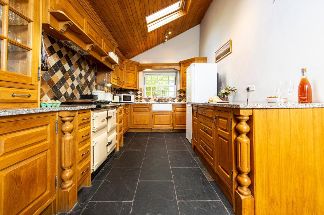 Swansea Valley Holiday Cottages Cilybebyll エクステリア 写真