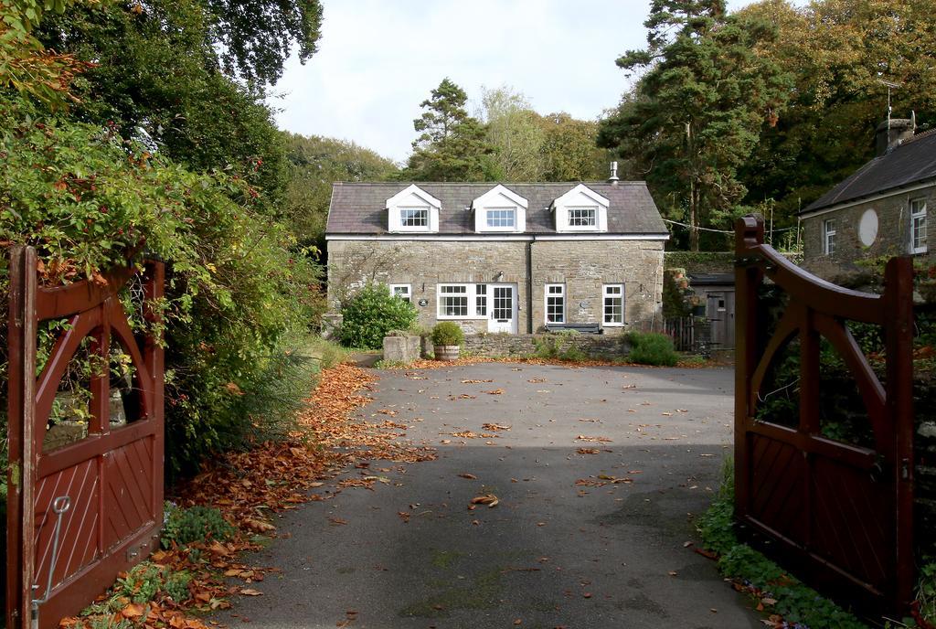 Swansea Valley Holiday Cottages Cilybebyll エクステリア 写真